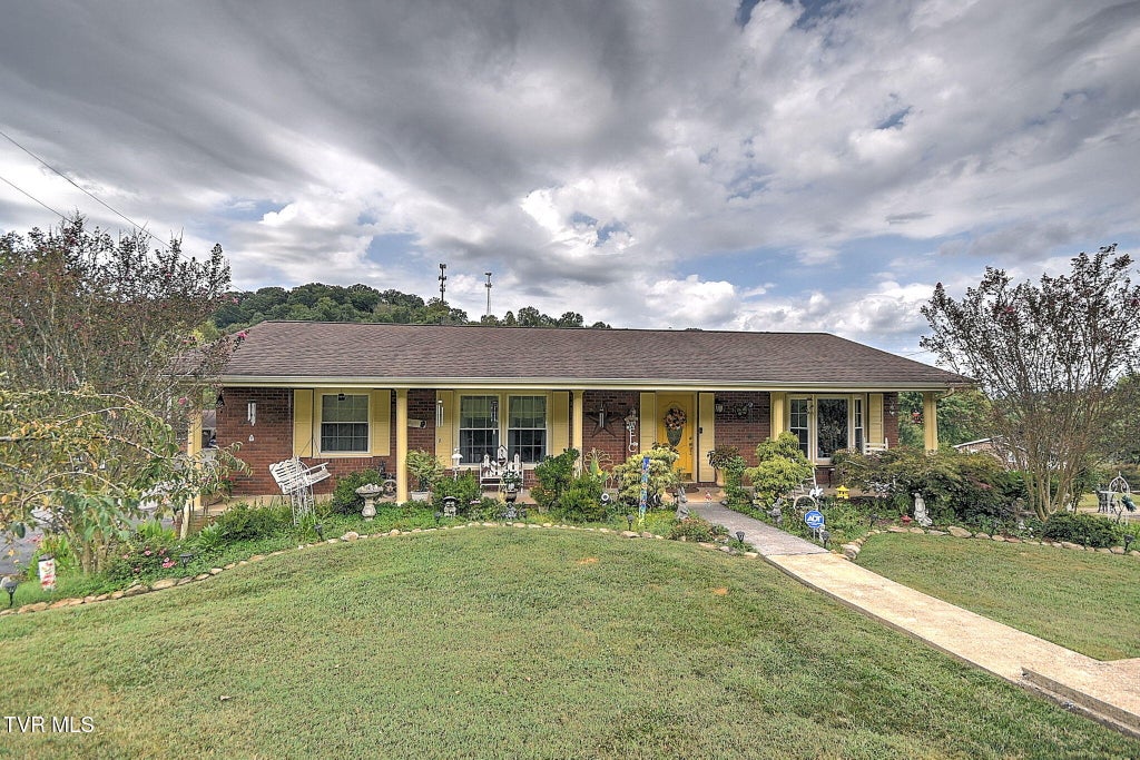 Photo of 3900 Thornton Drive, Kingsport, TN 37664 (MLS # 10000893)