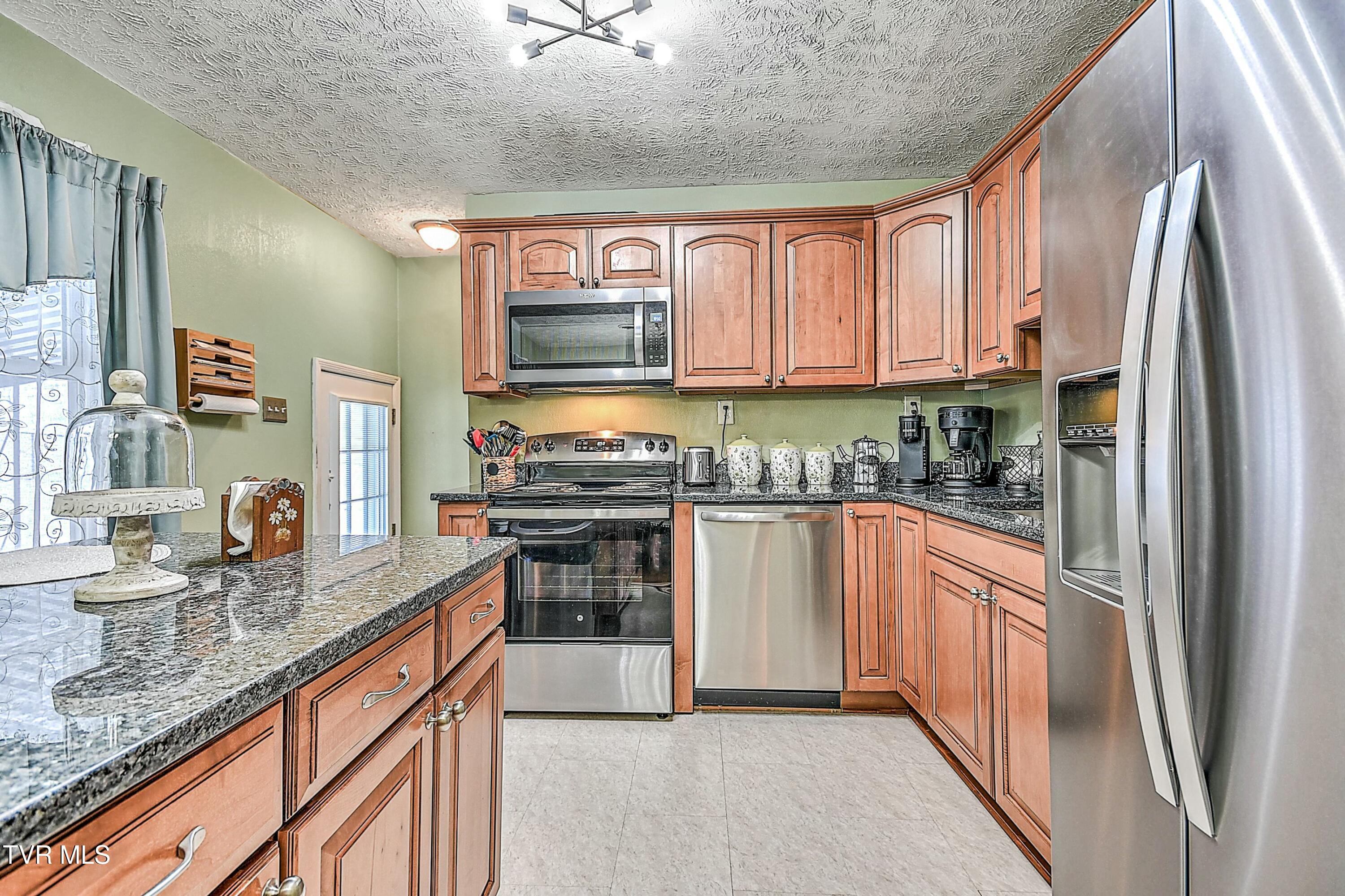 524 Navaho Trail, Bristol, Virginia image 8