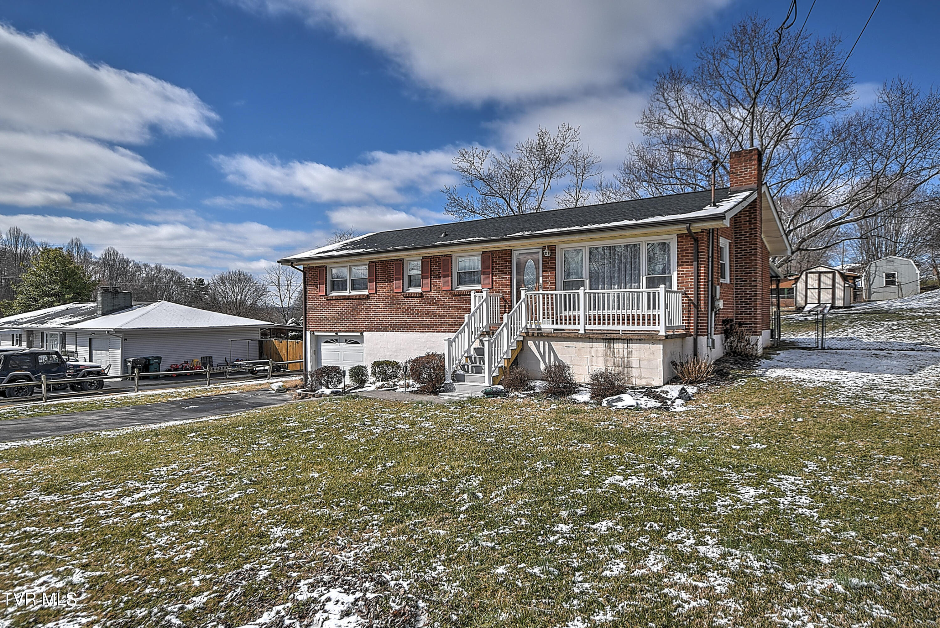 524 Navaho Trail, Bristol, Virginia image 2