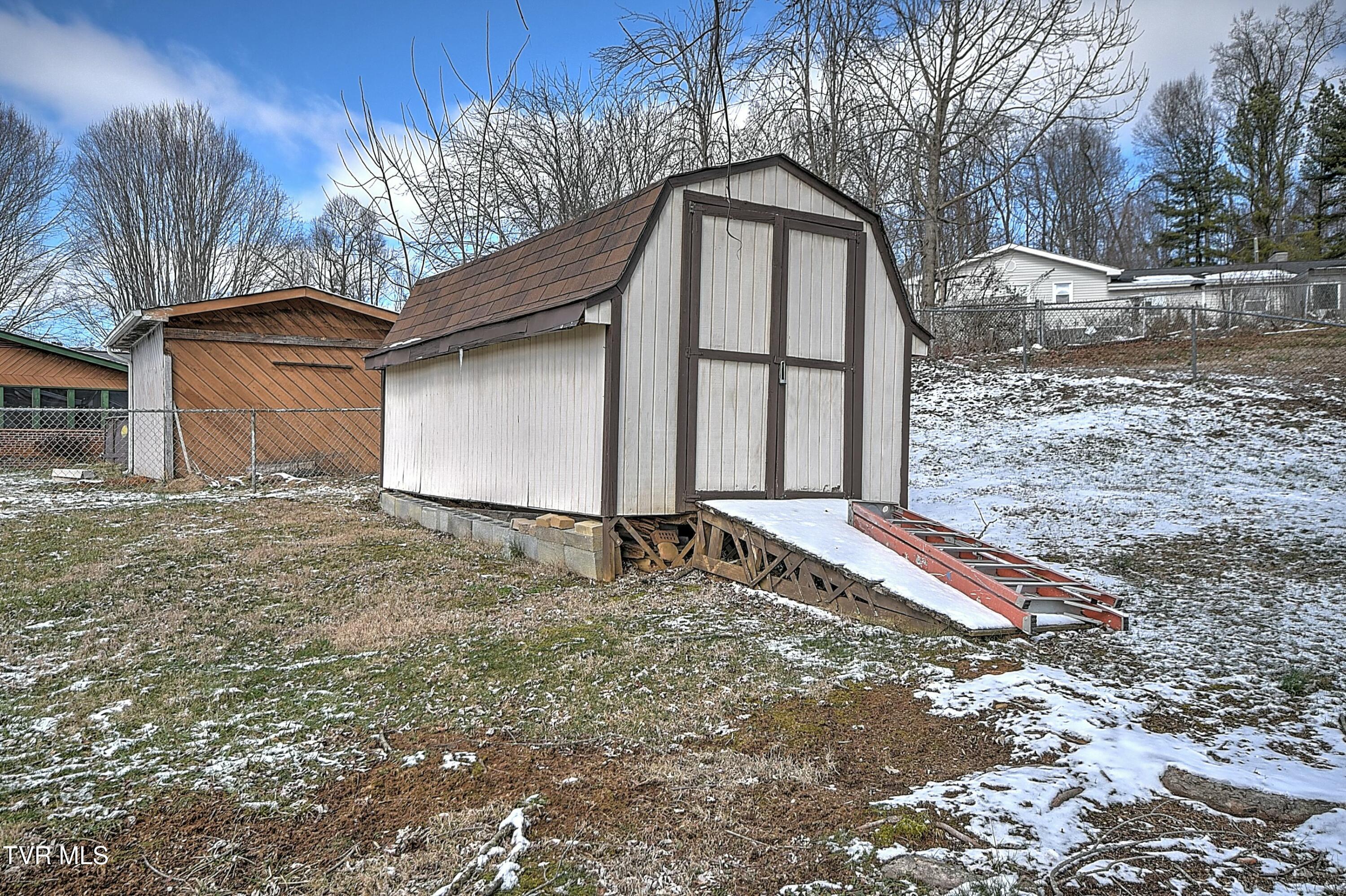 524 Navaho Trail, Bristol, Virginia image 35