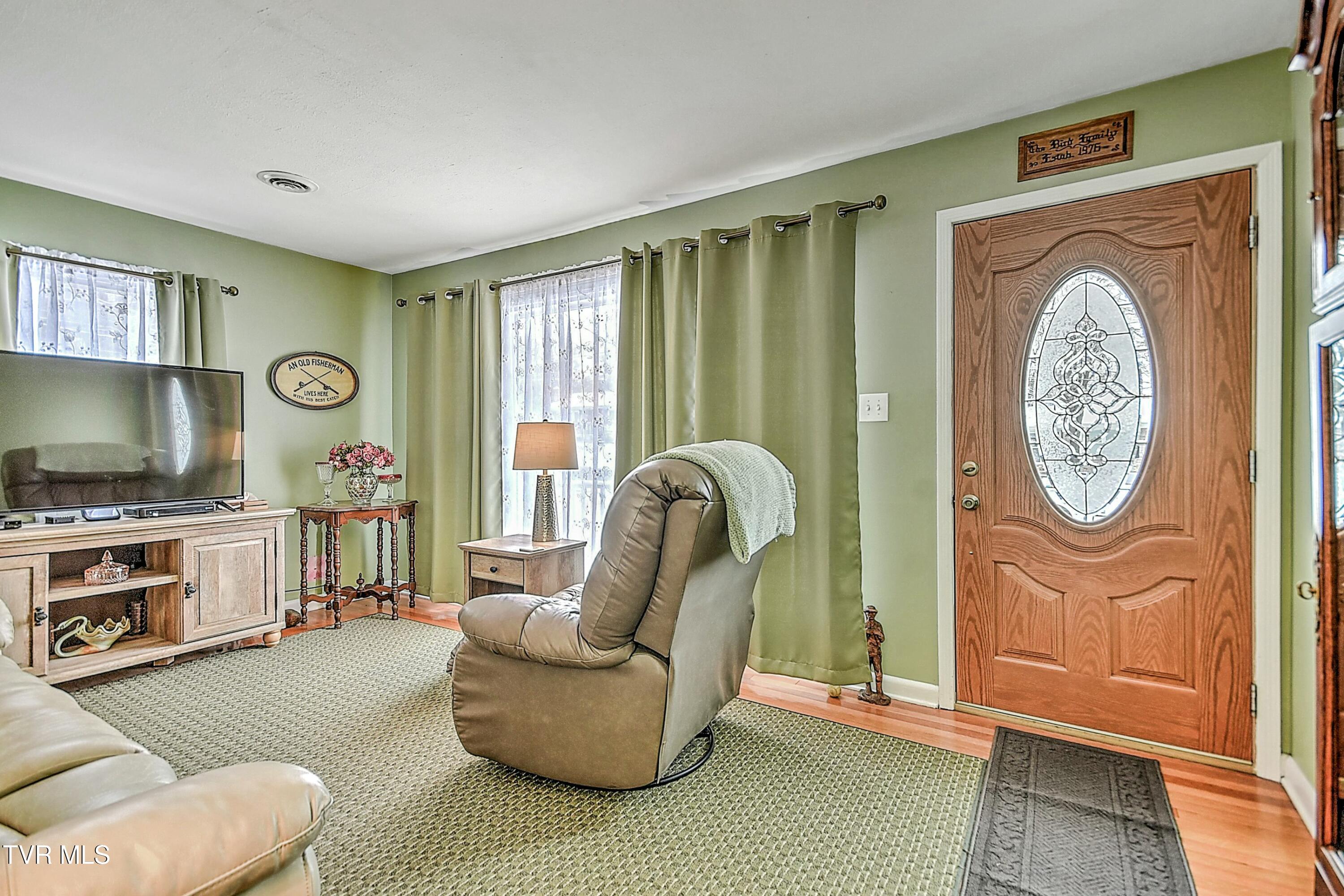 524 Navaho Trail, Bristol, Virginia image 5