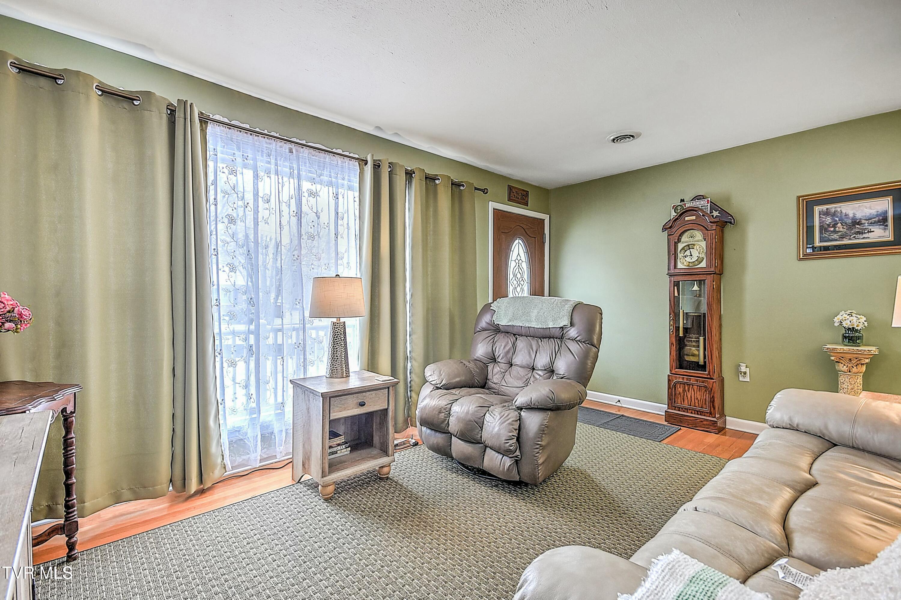 524 Navaho Trail, Bristol, Virginia image 6