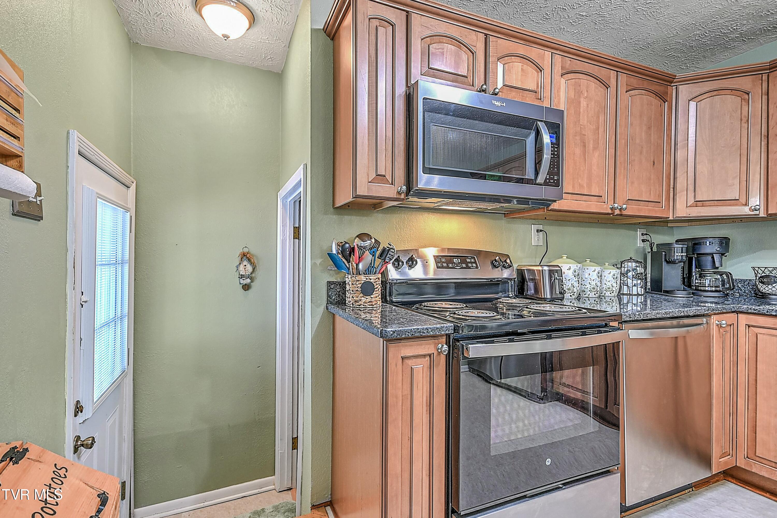 524 Navaho Trail, Bristol, Virginia image 11