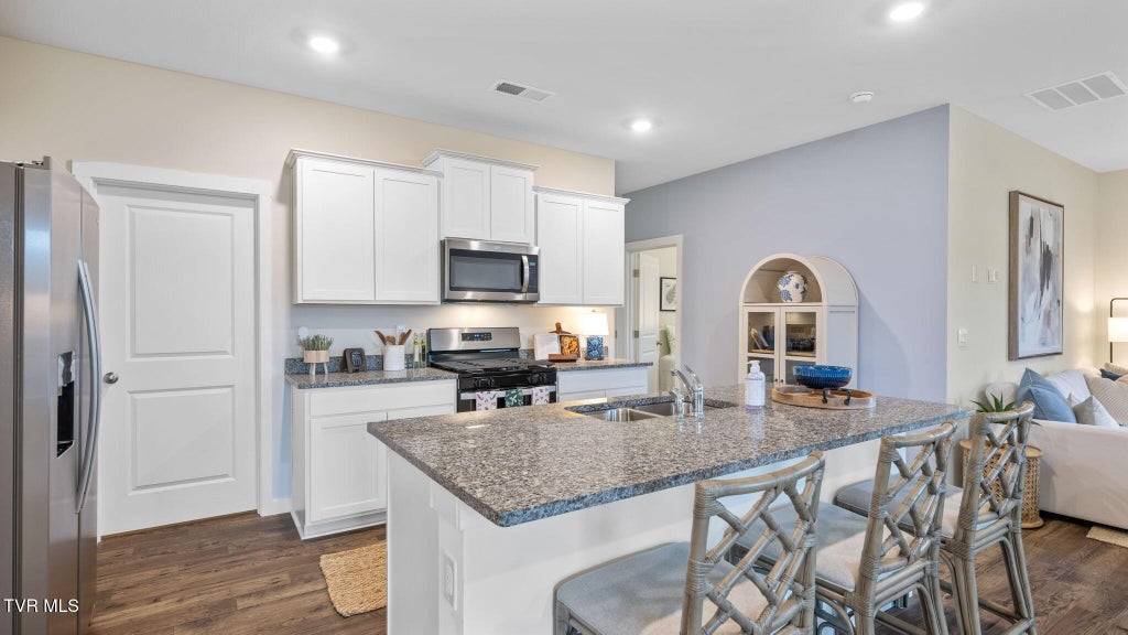 Photo of 1067 Edison Road Rd, Johnson City, TN 37615 (MLS # 10001764)