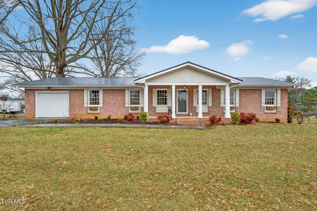 Photo of 867 Wayne Avenue, Abingdon, VA 24210 (MLS # 9991932)