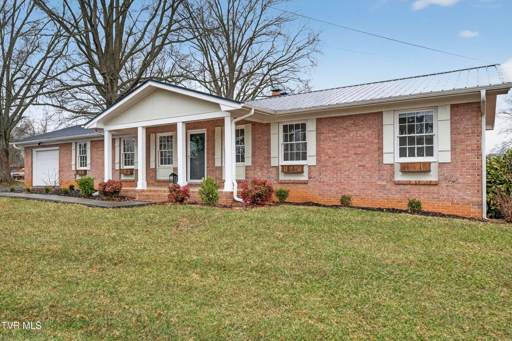 Photo of 867 Wayne Avenue, Abingdon, VA 24210 (MLS # 9991932)