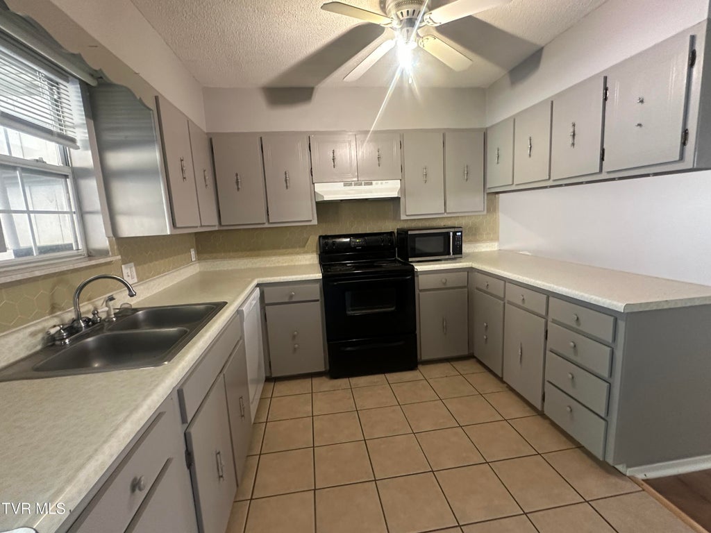 Photo of 140 Kathy Avenue #2, Greeneville, TN 37743 (MLS # 10001923)