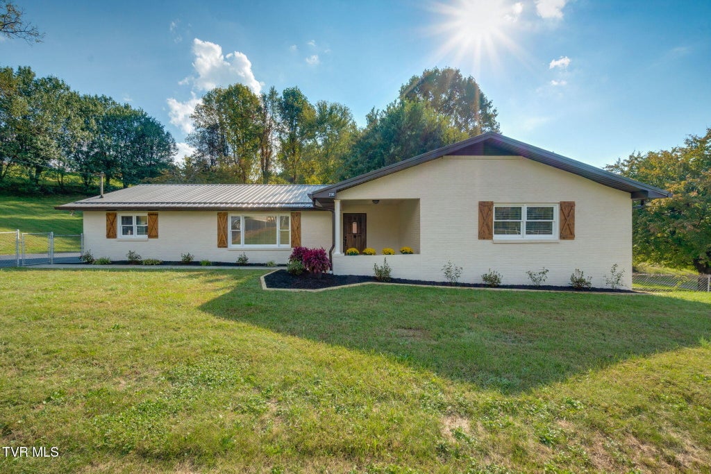 Photo of 296 Jim Town Road, Jonesborough, TN 37659 (MLS # 10002307)