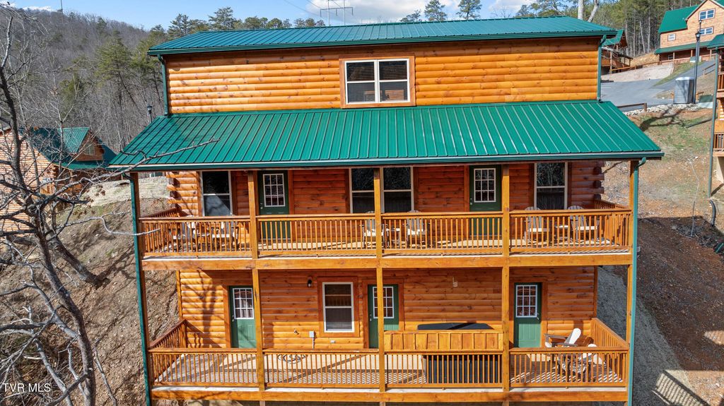 Photo of 808 String Run Way #Lot B6, Pigeon Forge, TN 37863 (MLS # 9984042)