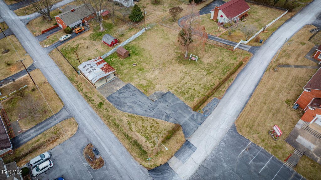 Photo of 1400 Plainview Street, Kingsport, TN 37664 (MLS # 9990698)