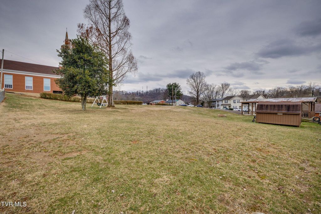 Photo of 1400 Plainview Street, Kingsport, TN 37664 (MLS # 9990698)