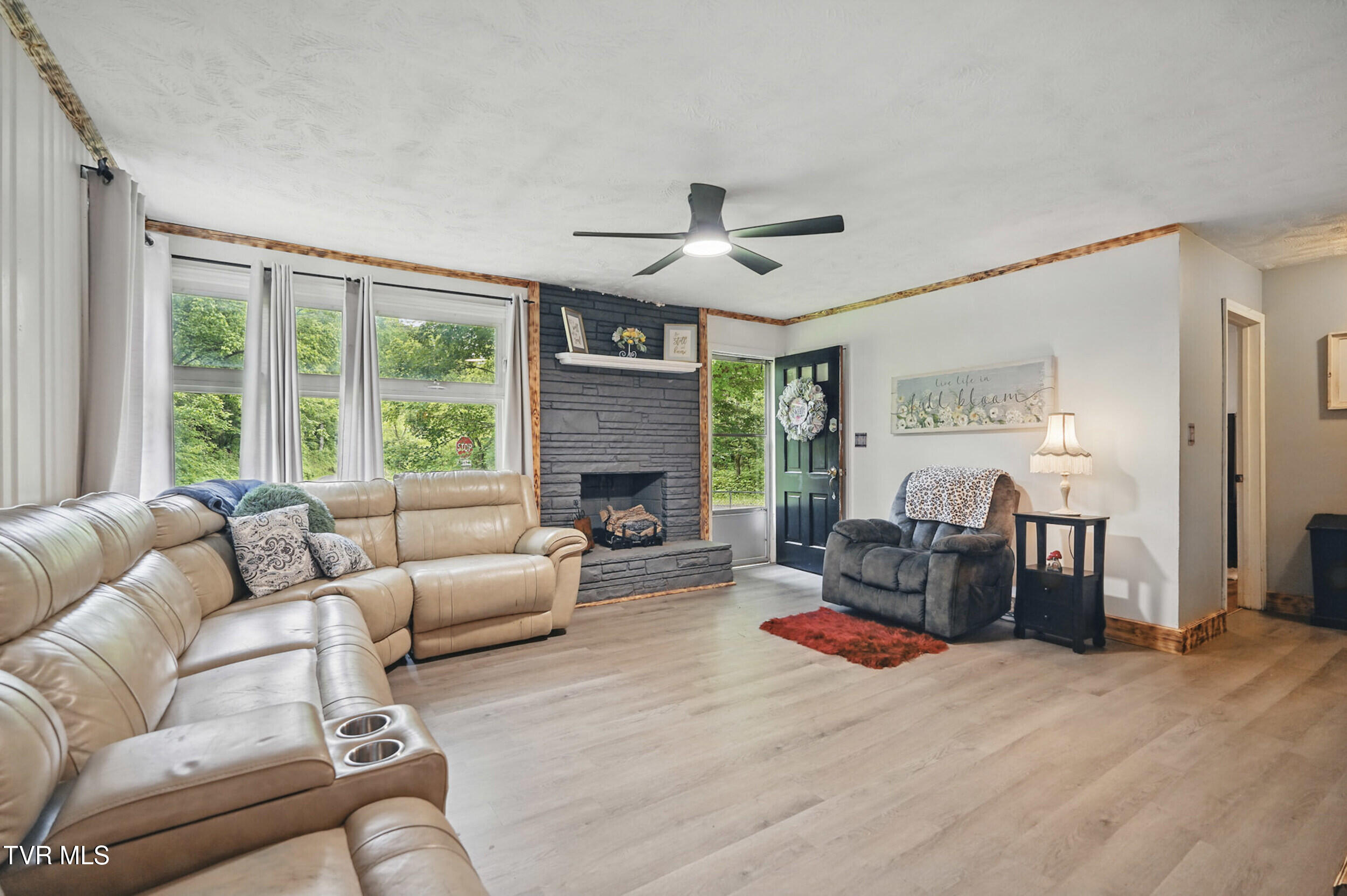 1002 Seven Springs Hollow Road, Castlewood, Virginia image 5