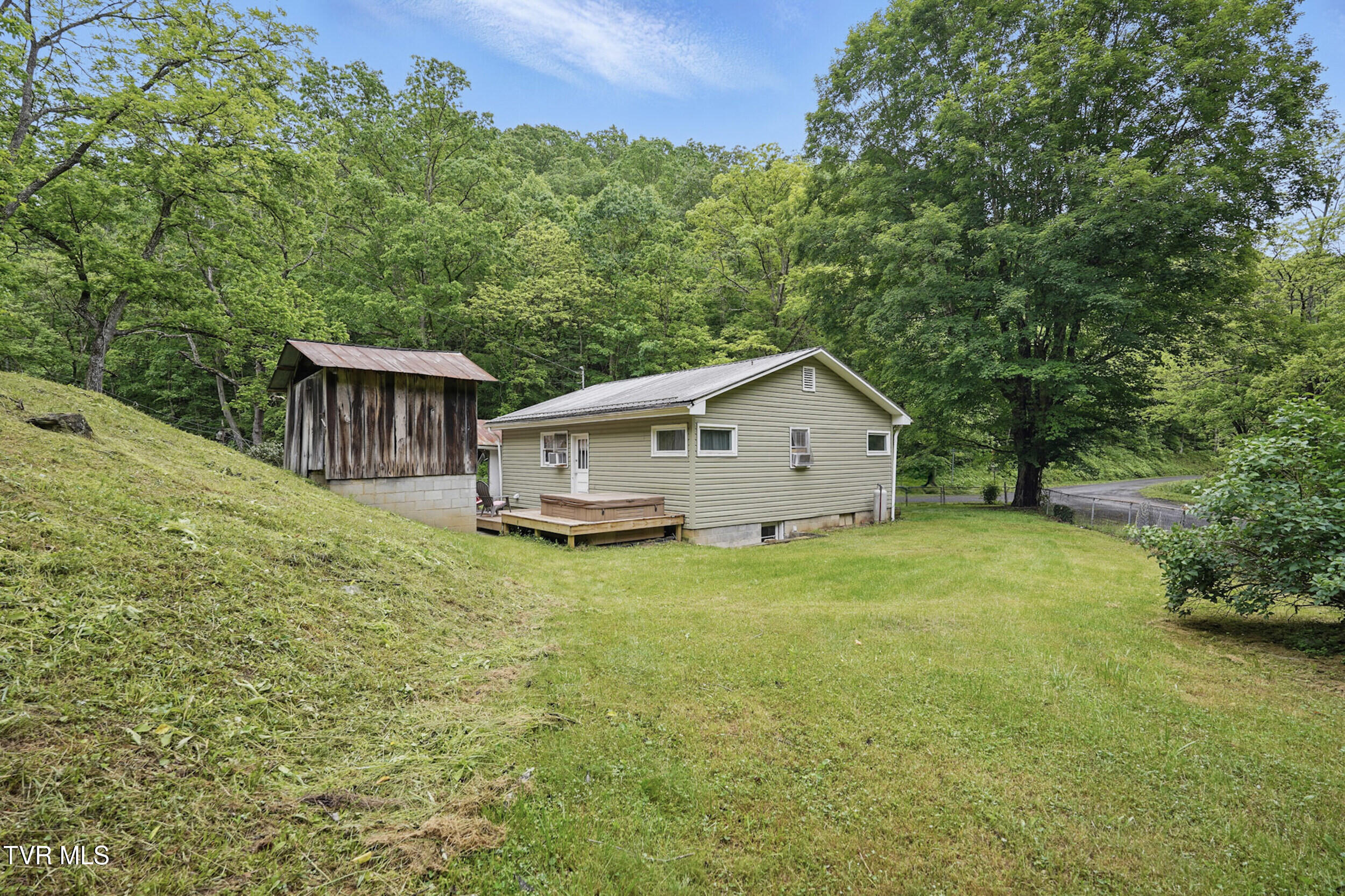 1002 Seven Springs Hollow Road, Castlewood, Virginia image 19