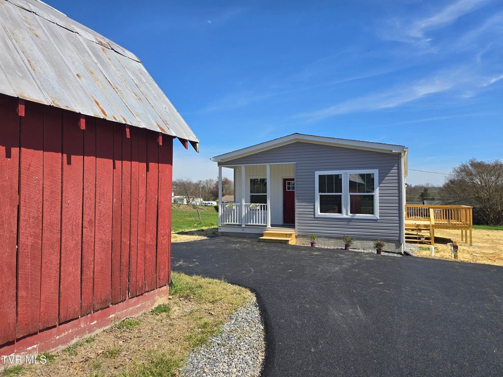 Photo of 2208 Oak Street, Gray, TN 37615 (MLS # 9988739)