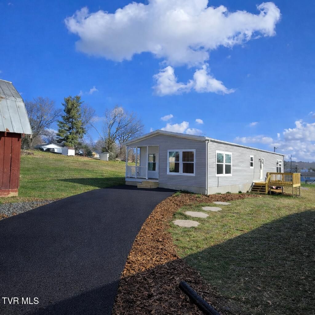 Photo of 2208 Oak Street, Gray, TN 37615 (MLS # 9988739)