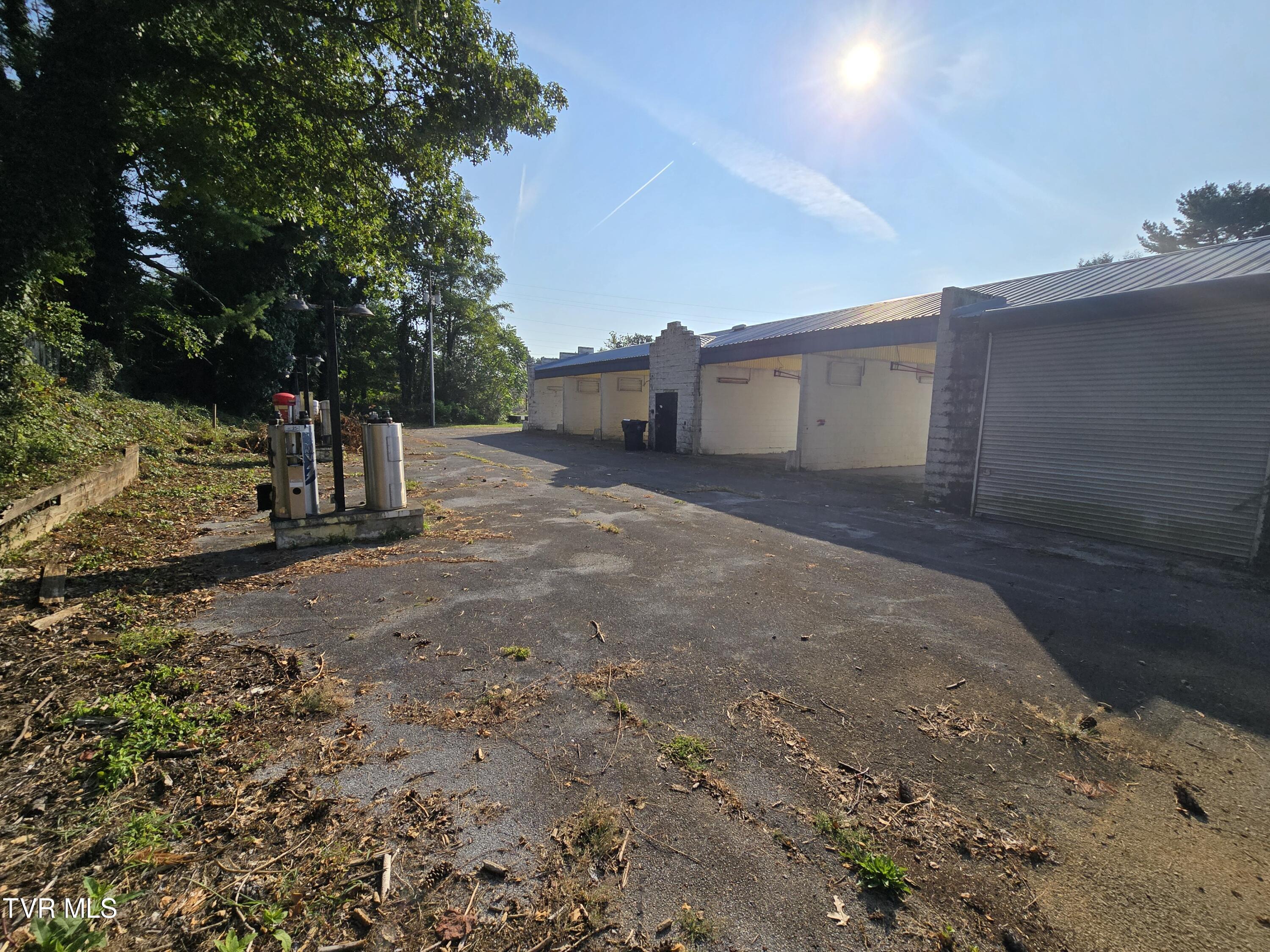 1708 Volunteer Parkway, Bristol, Tennessee image 8
