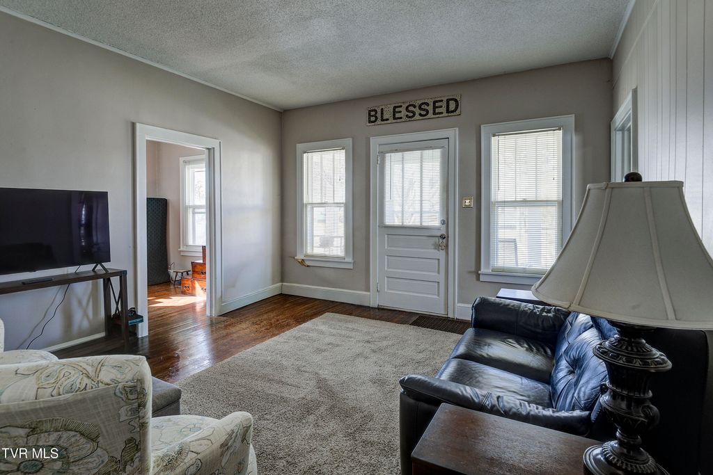 Photo of 1749 Virginia Avenue, Kingsport, TN 37664 (MLS # 9991413)