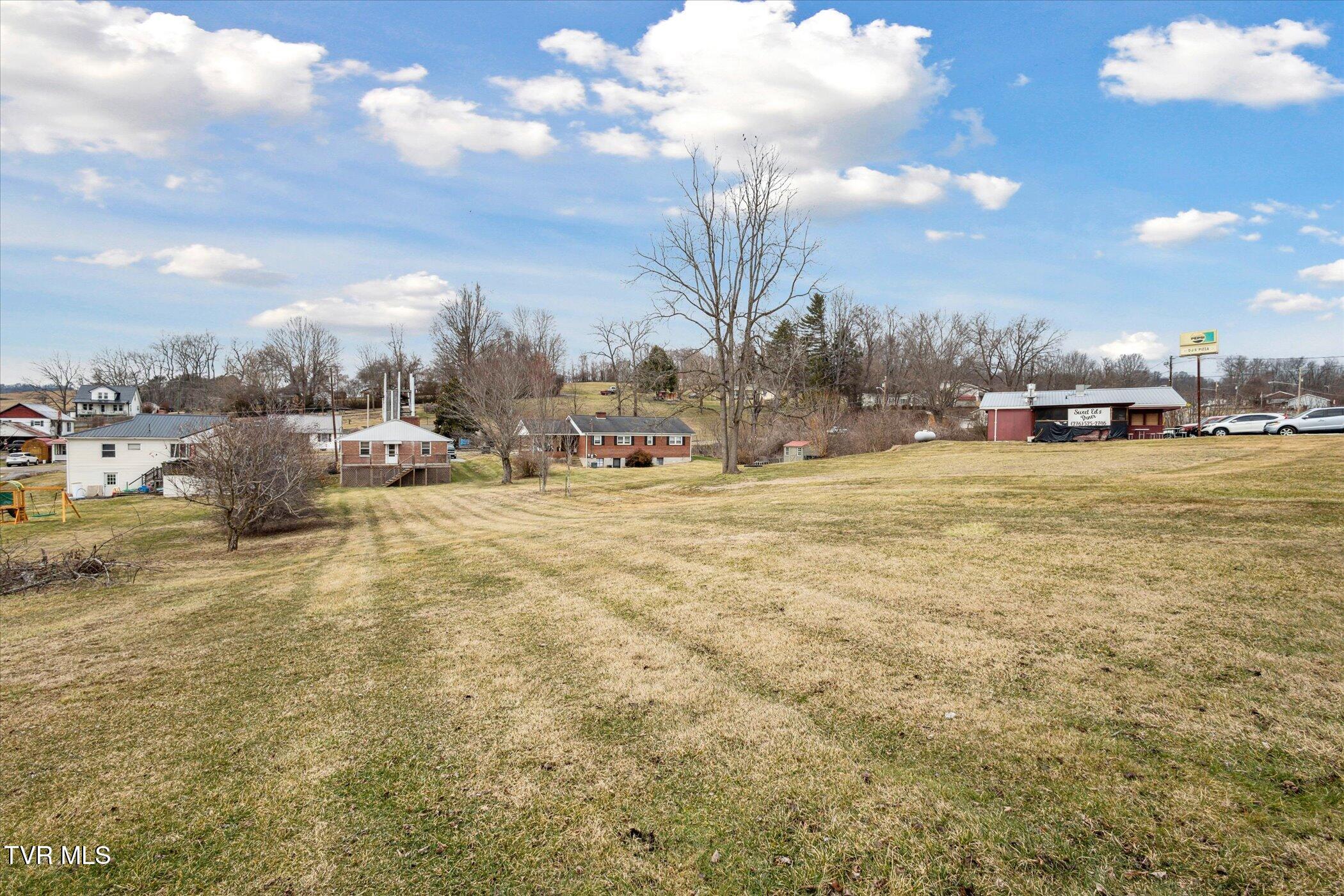 409 Crescent Drive, Glade Spring, Virginia image 12