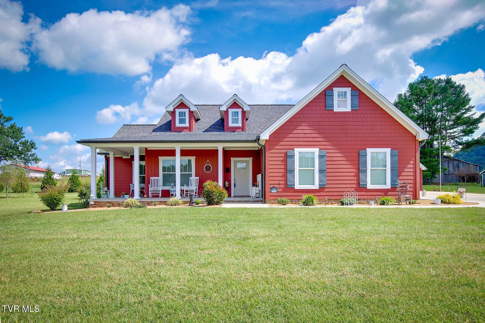 1005 Deerfoot Circle