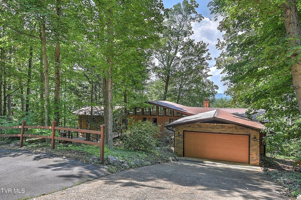 Photo of 4416 Beechcliff Drive, Kingsport, TN 37664 (MLS # 9983210)