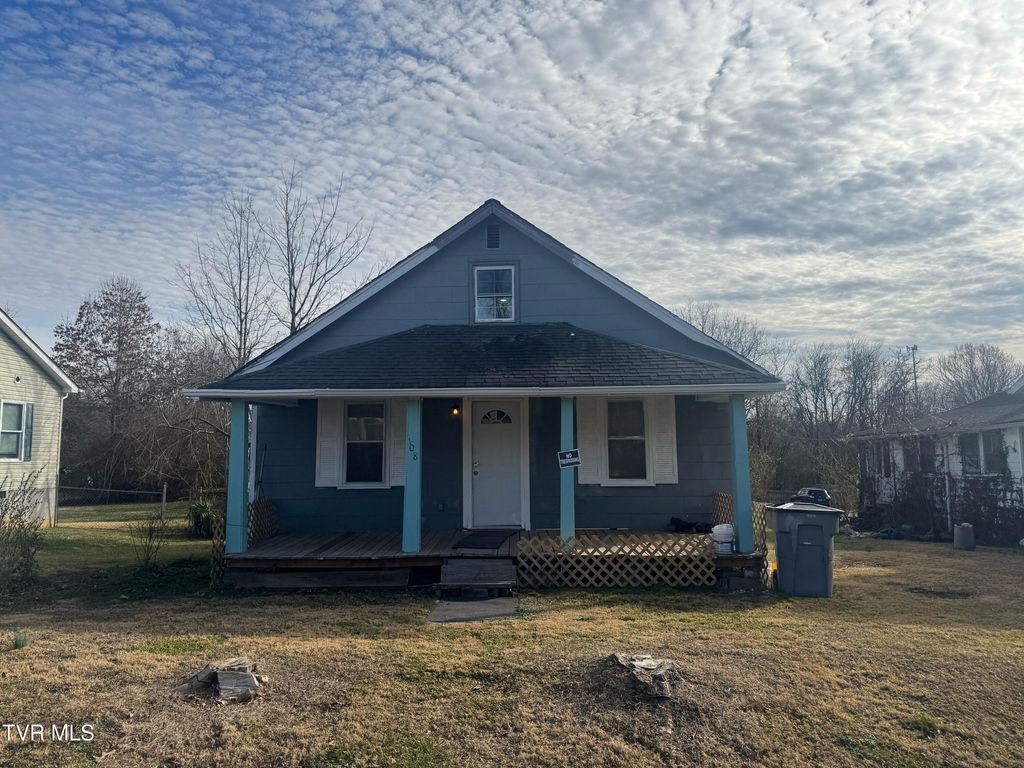 Photo of 108 Lakeview Street, Bristol, TN 37620 (MLS # 9989939)