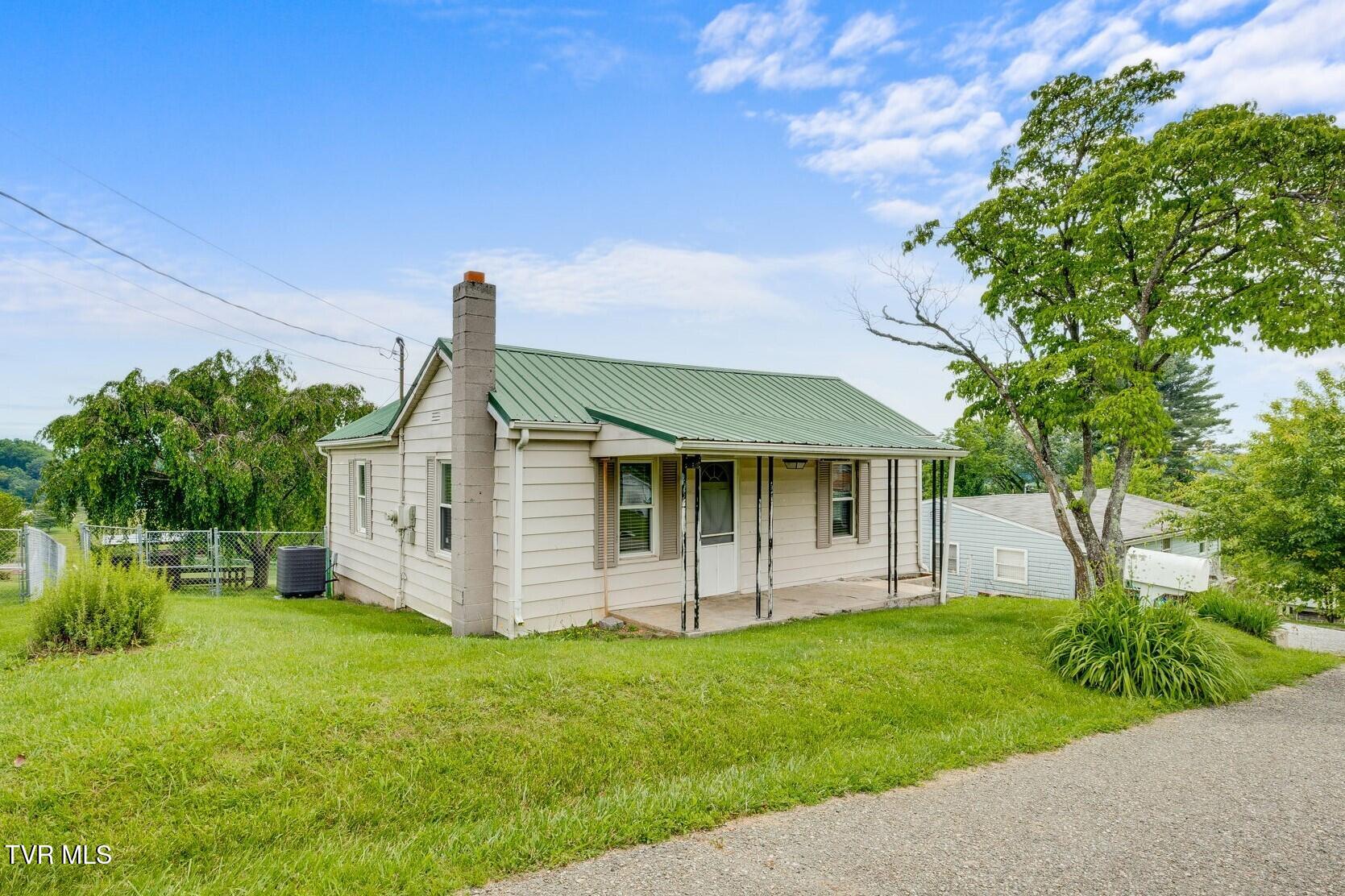 6186 Penn Road, Bristol, Virginia image 2