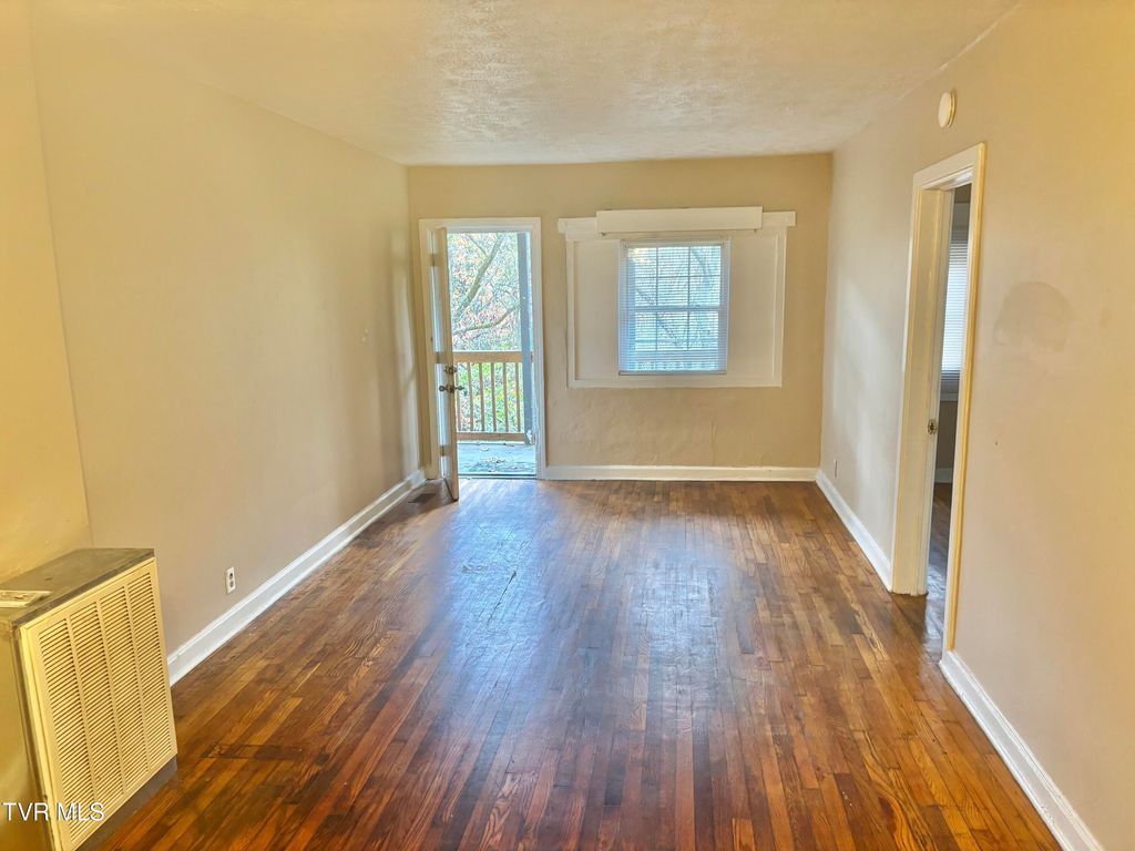 Photo of 1725 Jefferson Avenue #3, Kingsport, TN 37664 (MLS # 9988249)