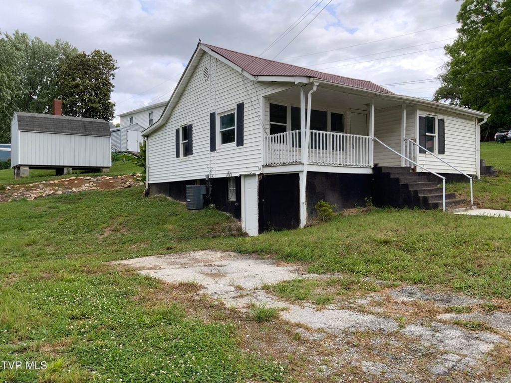 Photo of 211 Locust Street #211, Greeneville, TN 37745 (MLS # 9995924)