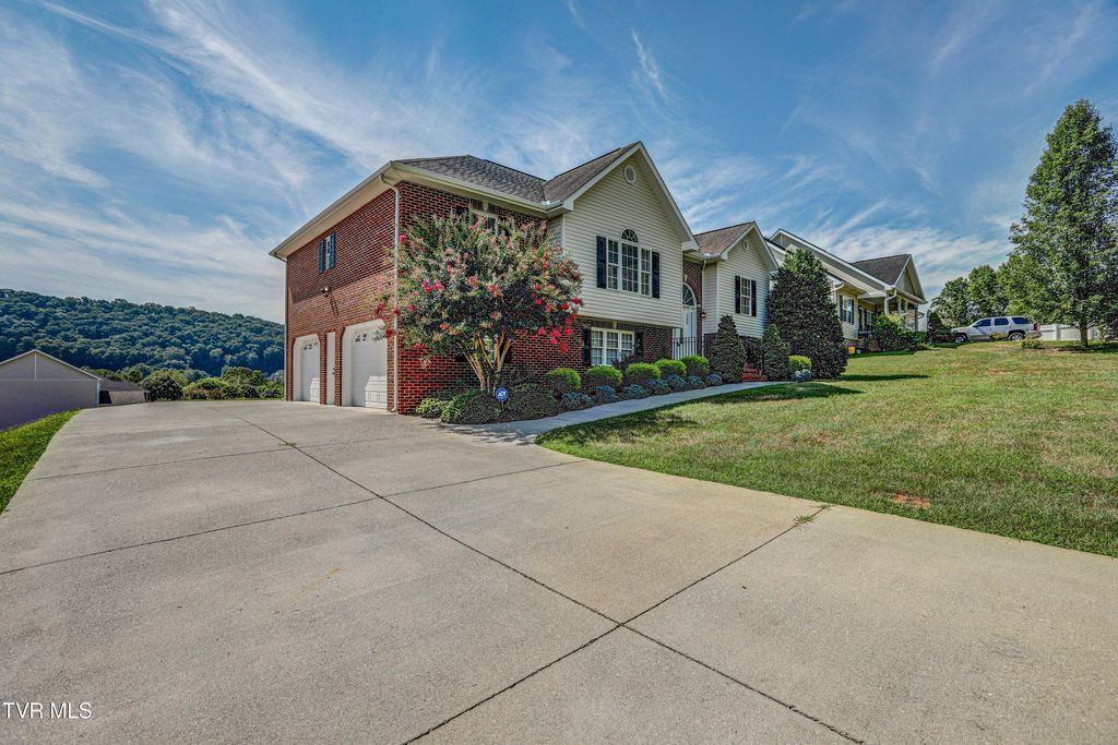Photo of 340 Pactolus Road, Kingsport, TN 37663 (MLS # 9986631)