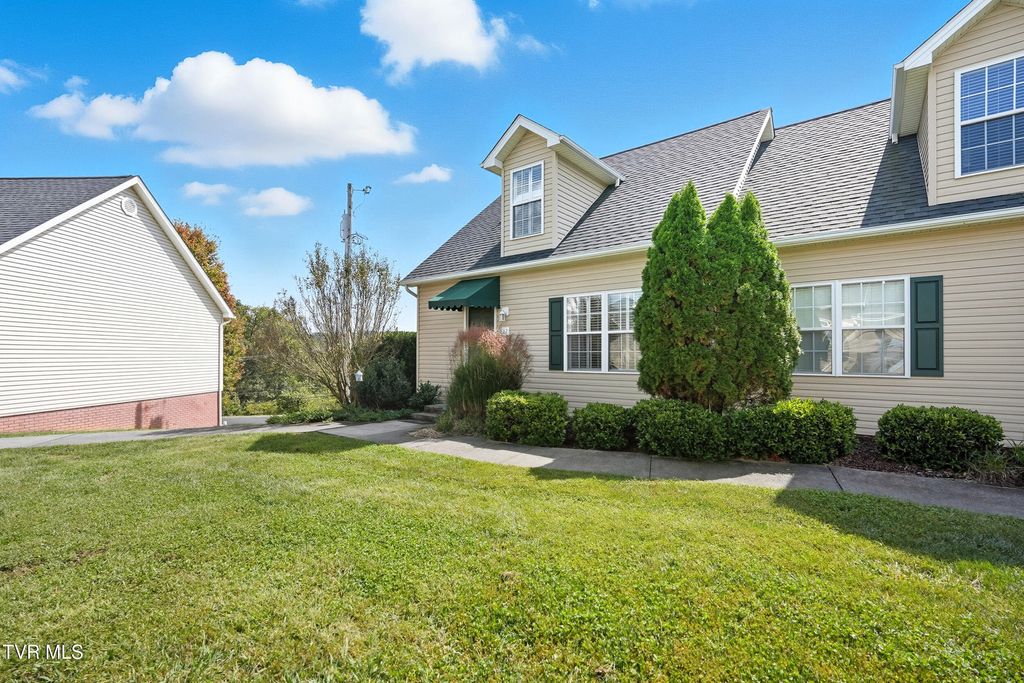 Photo of 12 Province Drive #12, Gray, TN 37615 (MLS # 9986363)