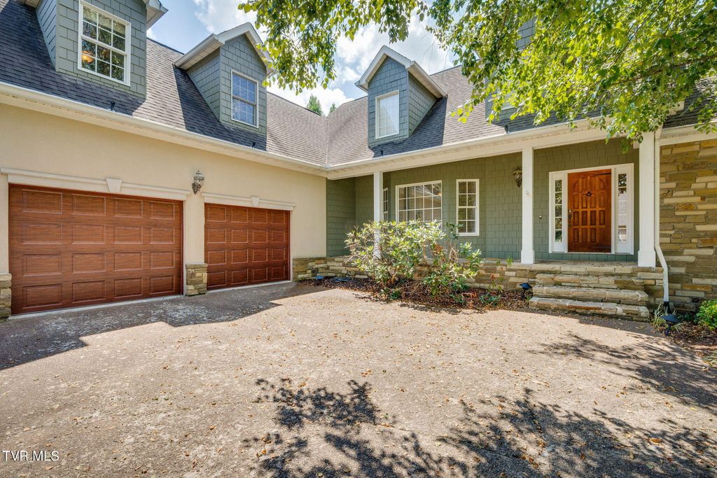 Photo of 3 Strawflower Place, Johnson City, TN 37604 (MLS # 9984917)