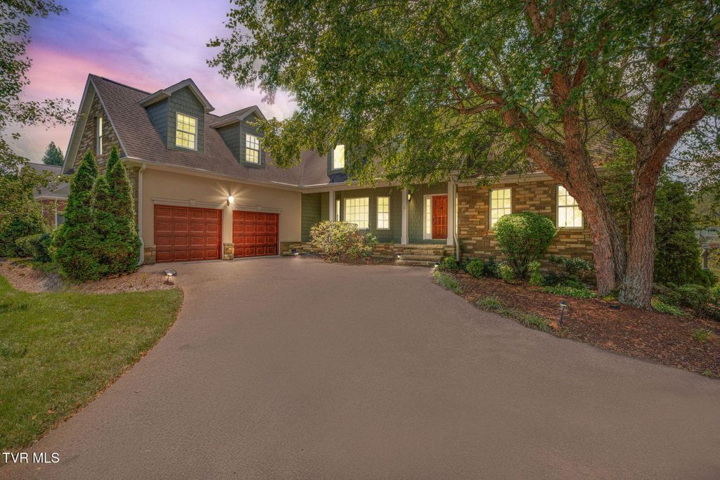 Photo of 3 Strawflower Place, Johnson City, TN 37604 (MLS # 9984917)