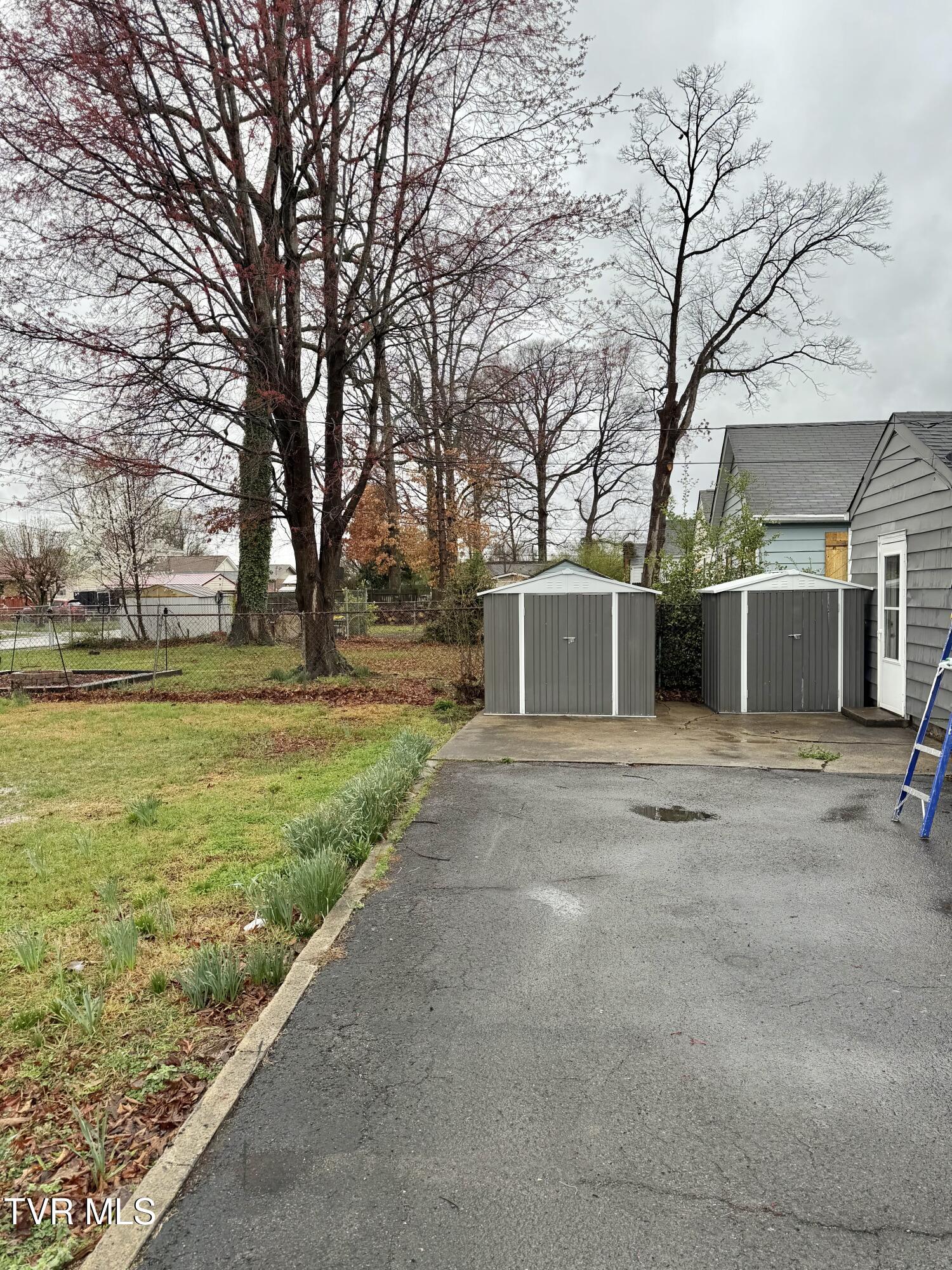 1669 East Sevier Avenue