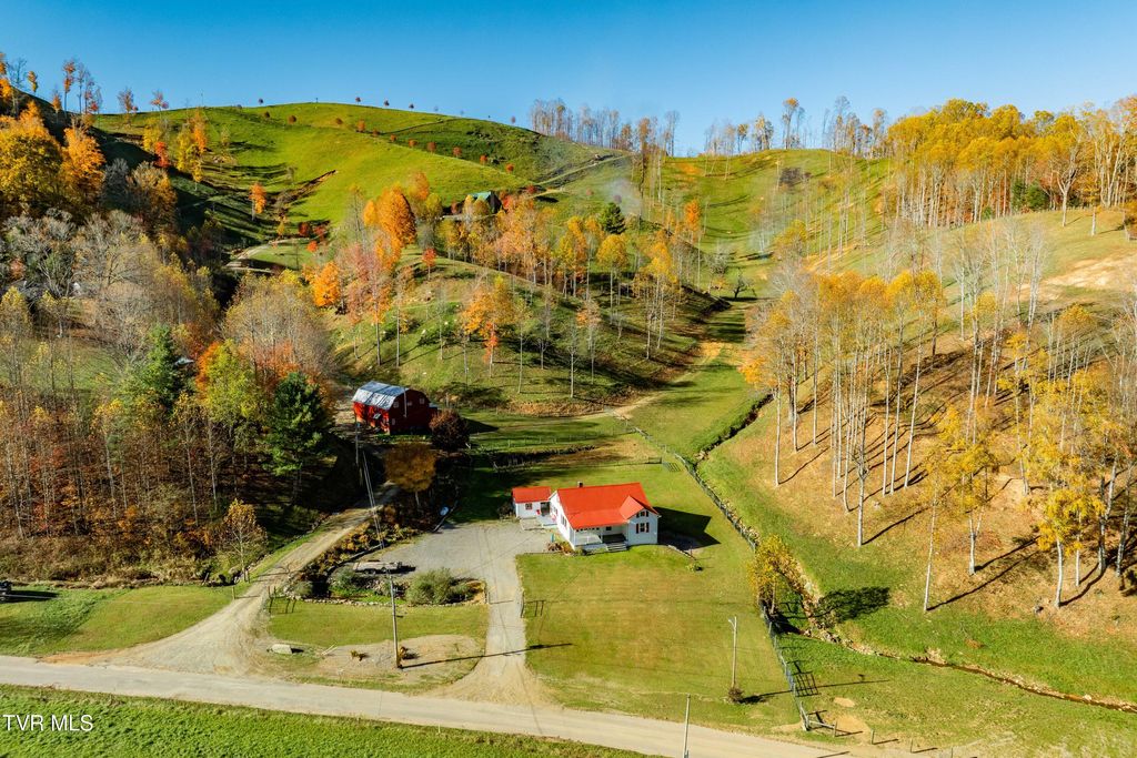 Photo of 1128 Drakes Creek Road, Trade, TN 37691 (MLS # 9994678)