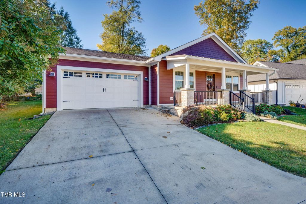 Photo of 146 Princeton Gardens, Johnson City, TN 37601 (MLS # 9987441)