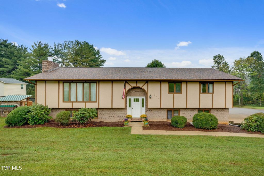 Photo of 4802 Wind Drive, Kingsport, TN 37664 (MLS # 9986254)