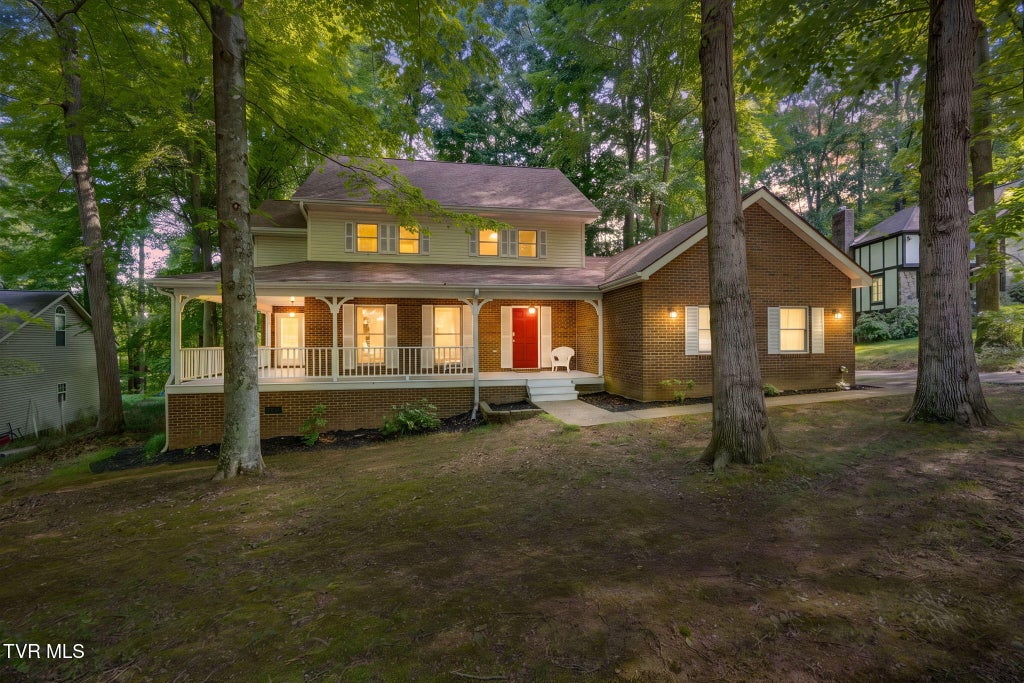 Photo of 6 Red Fern Circle, Johnson City, TN 37604 (MLS # 9998308)