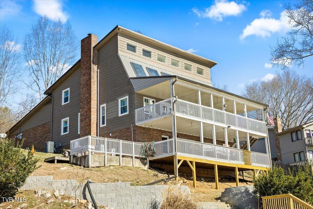 Photo of 281 Sugar Hollow Trail, Piney Flats, TN 37686 (MLS # 9990455)