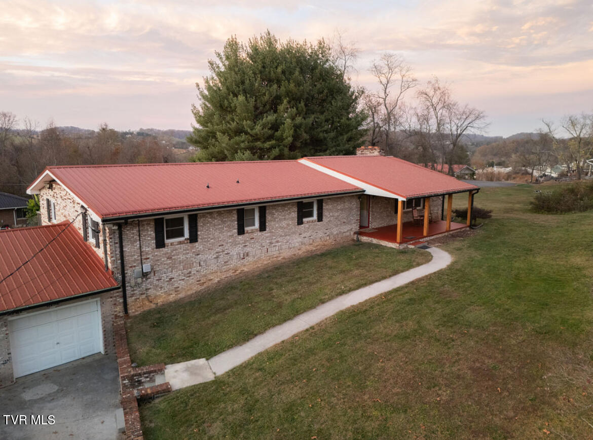 435 Shawnee Drive, Bluff City, Tennessee image 2