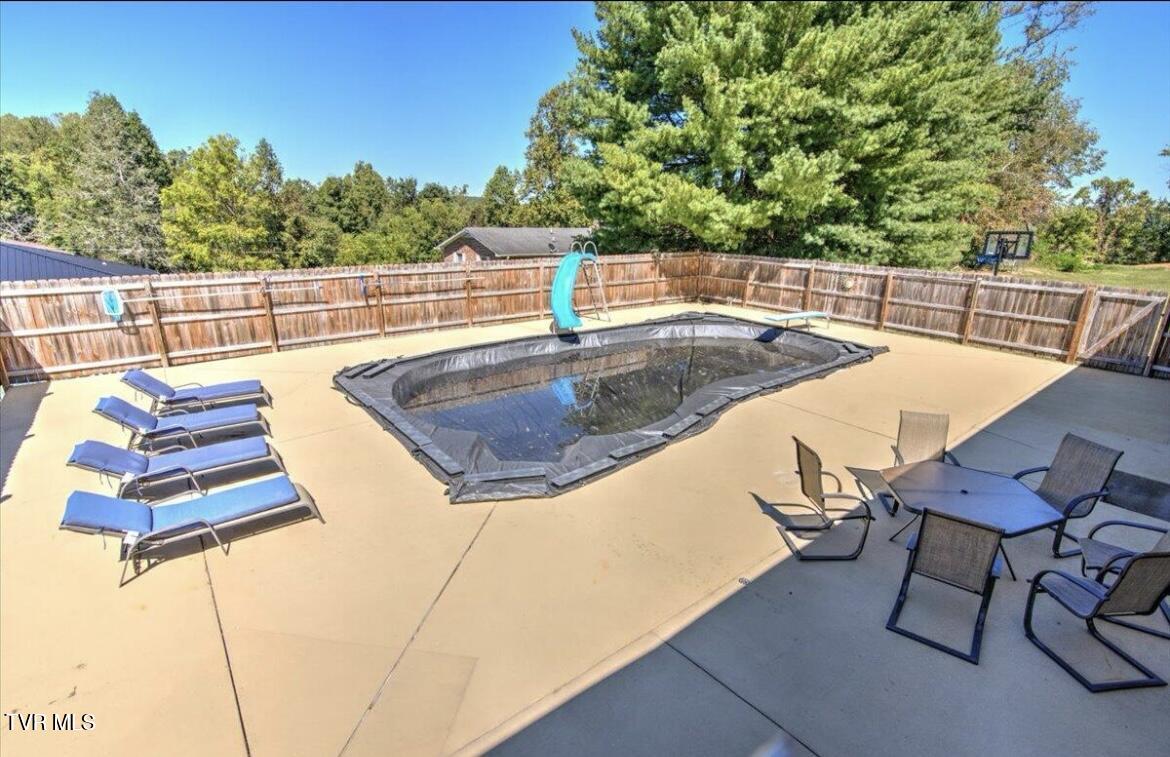 435 Shawnee Drive, Bluff City, Tennessee image 38