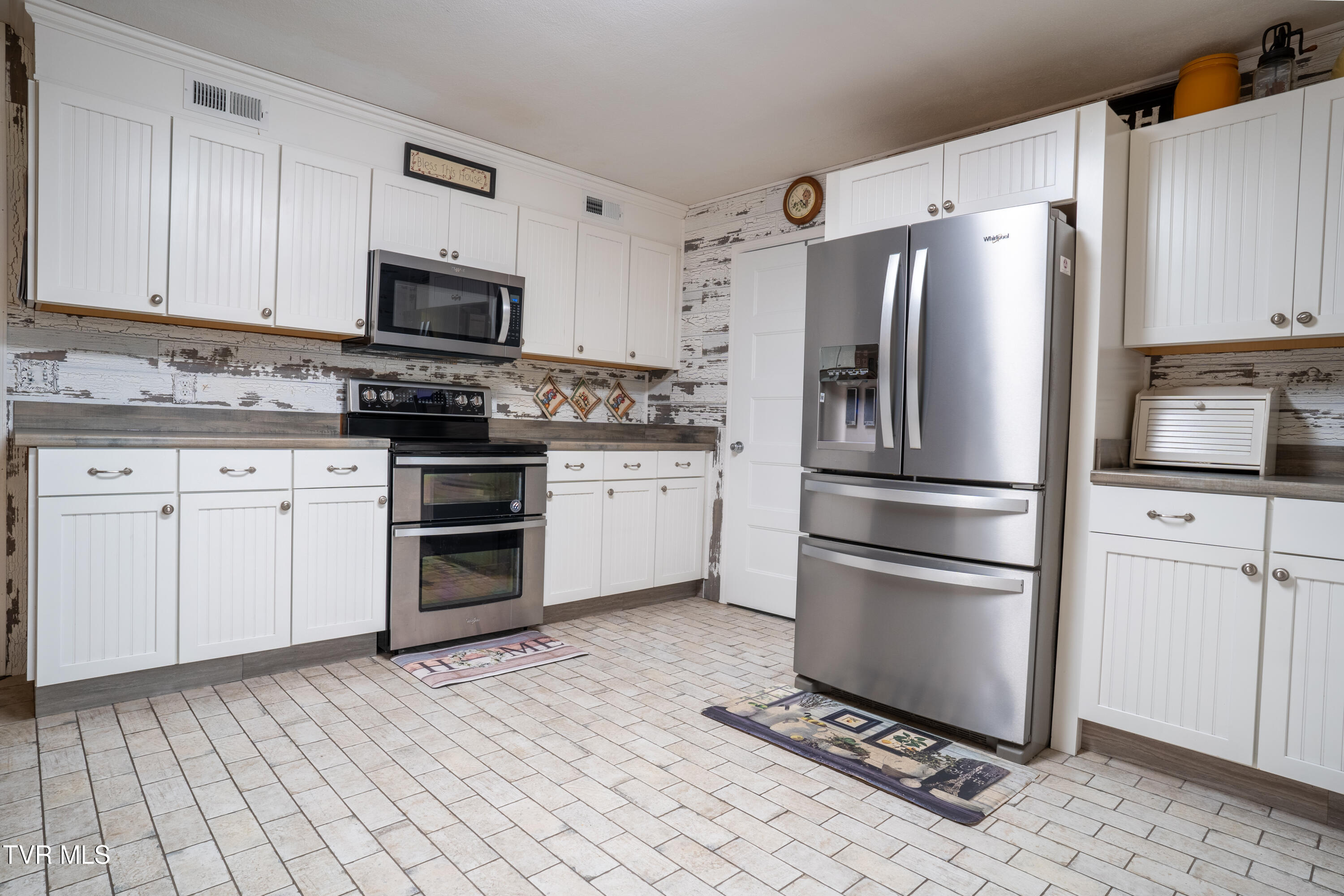 435 Shawnee Drive, Bluff City, Tennessee image 13