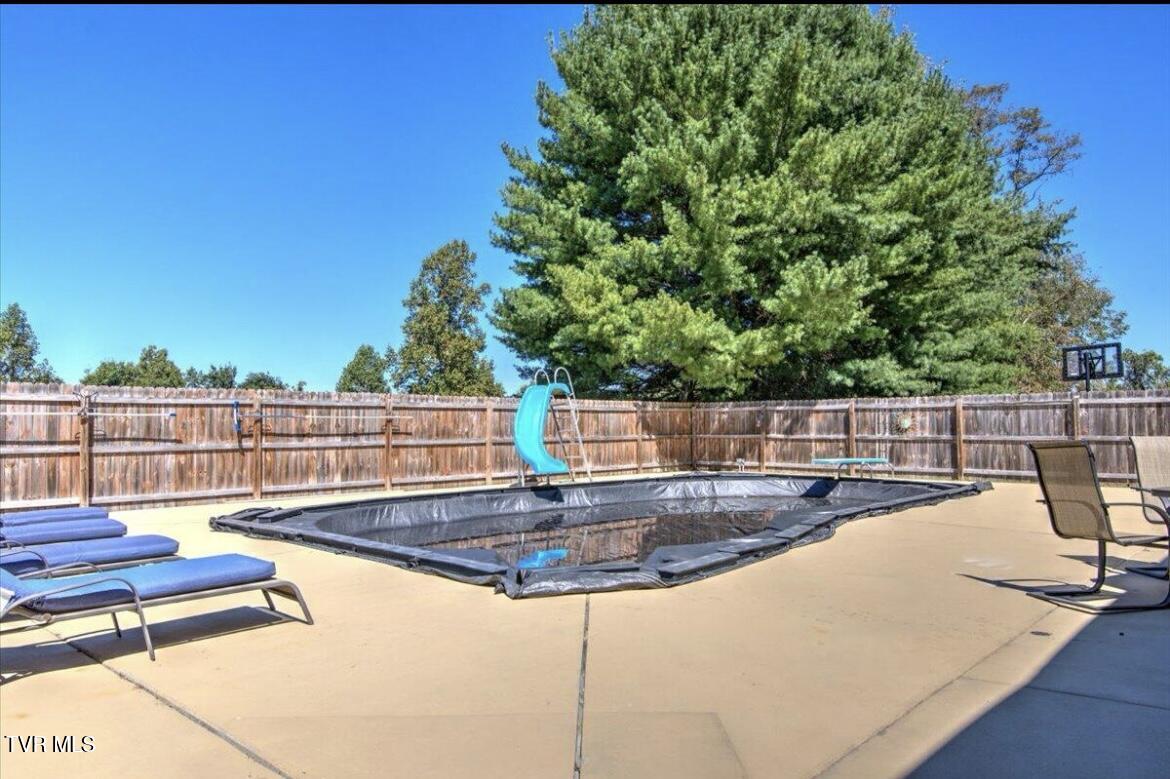 435 Shawnee Drive, Bluff City, Tennessee image 40