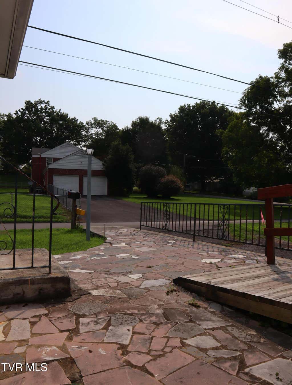Photo of 313 Boyd Street, Rogersville, TN 37857 (MLS # 9998732)
