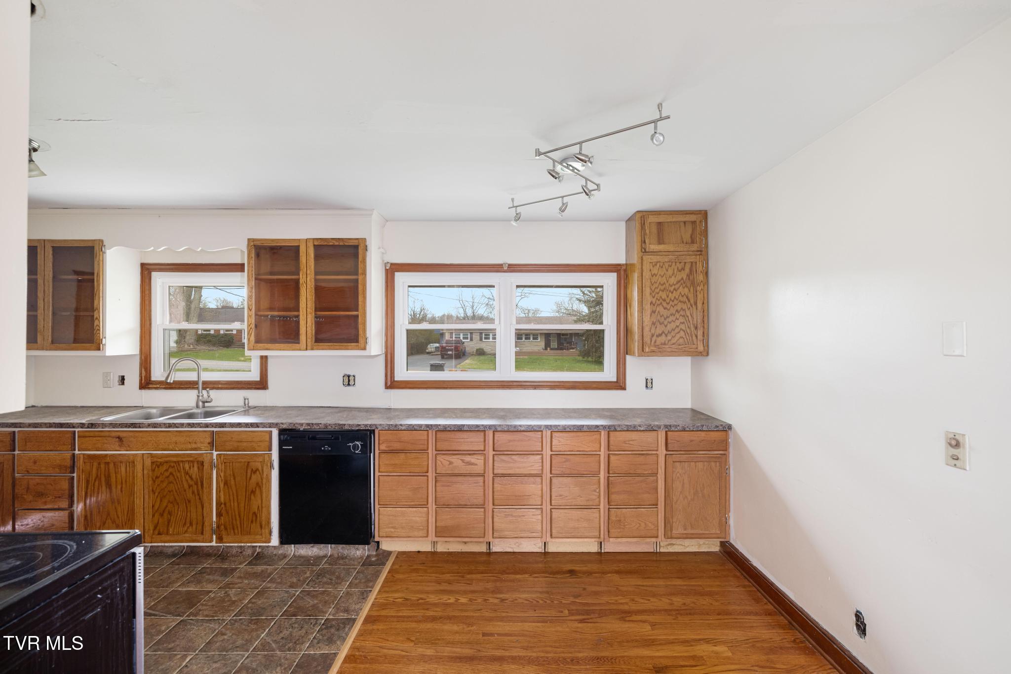 4321 Ridgemont Drive