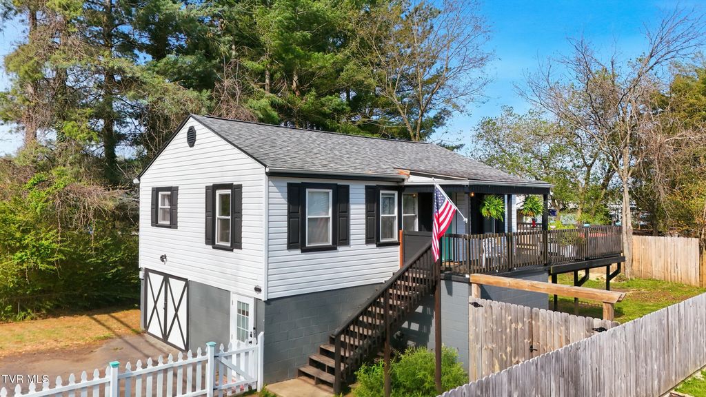 Photo of 450 Riverside Drive, Elizabethton, TN 37643 (MLS # 9993702)