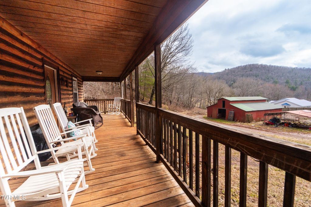 Photo of 109 Triangle B Drive, Erwin, TN 37650 (MLS # 9989812)