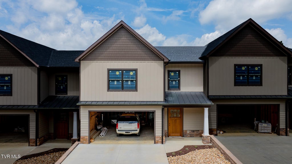 Photo of 1036 Cummings Street #4, Abingdon, VA 24211 (MLS # 9999726)