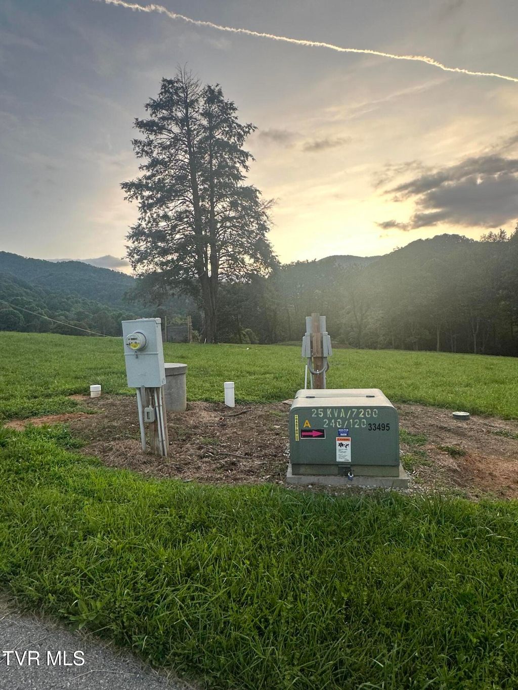 Photo of 137 Dyer Road, Roan Mountain, TN 37687 (MLS # 9990976)