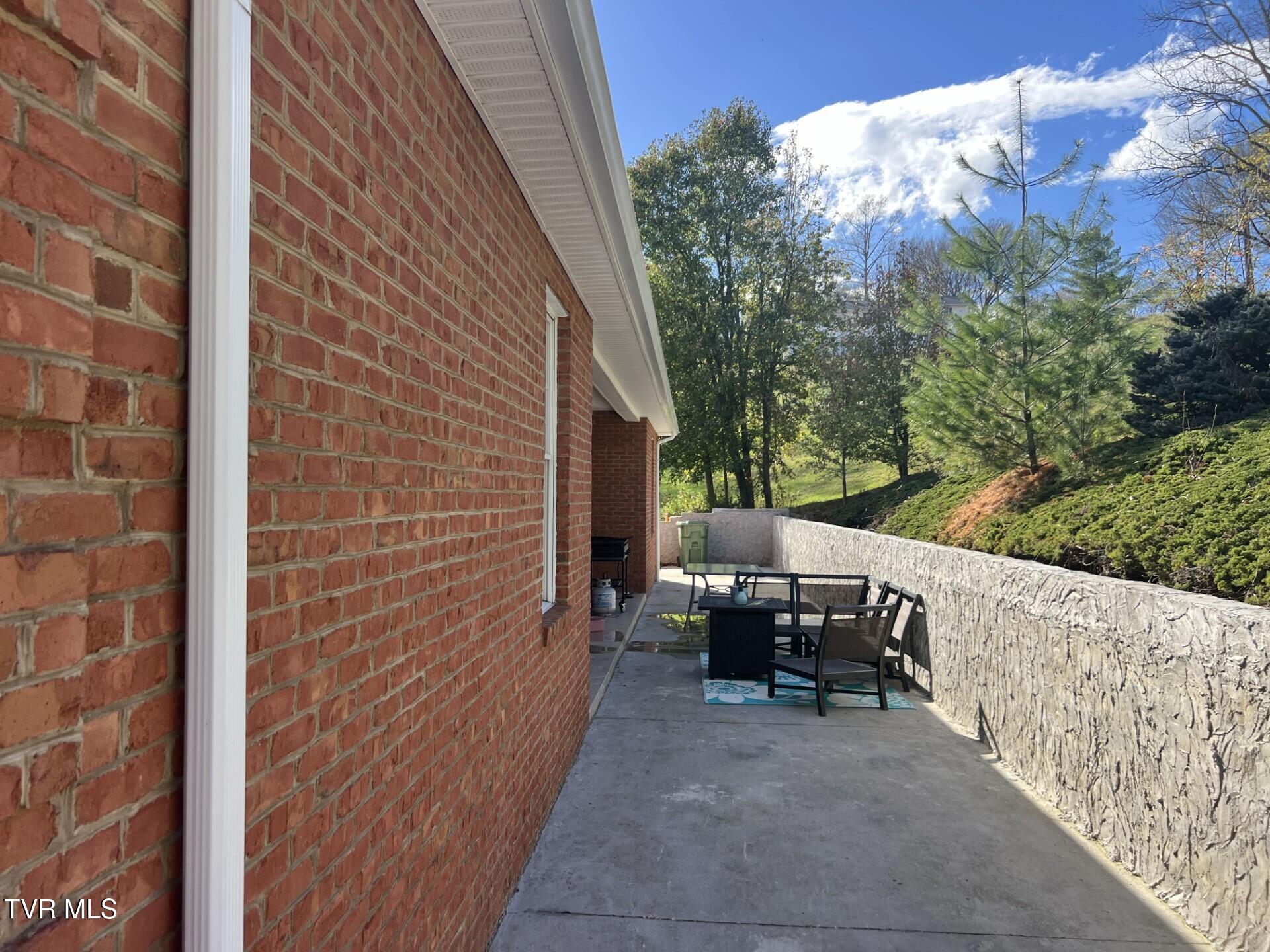 409 Oakwood Avenue, Pennington Gap, Virginia image 8