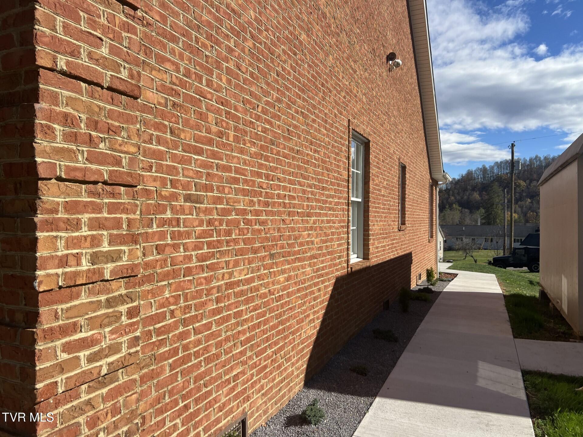 409 Oakwood Avenue, Pennington Gap, Virginia image 6